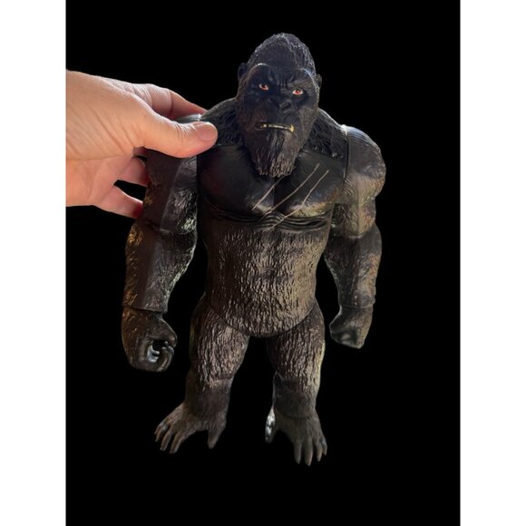 Giant King Kong Action Figure 2020 Playmates 11 Inch Skull Island - Picture 3 of 4